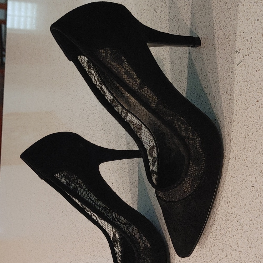 New Audrey Brooke leather heels. Size 6.0